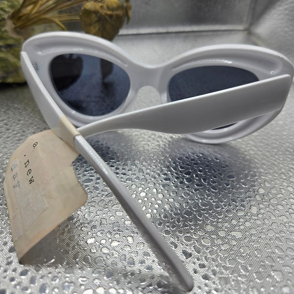 "5/$40" A New Day Target Fun Funky Bold White Retro Pin Up Girl Sunglasses - Picture 2 of 4